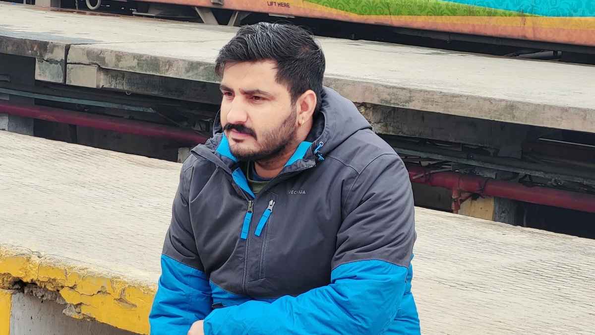नोएडा पहुंचे ज्वालामुखी पुलिस के वारंट पर खड़ा हुआ बड़ा विवाद, समाजसेवी मुकेश कुमार की गिरफ्तारी का पूरा सच Mukesh Kumar Jwalamukhi