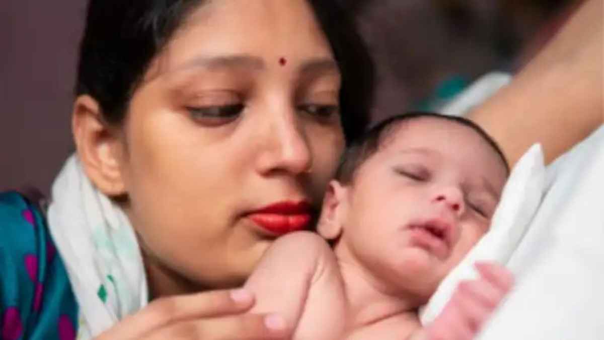 क्या मां के आम खाने से नवजात को होता है पीलिया? डॉक्टर ने बताया इस दागी मिथक के पीछे का पूरा सच NewbornCare