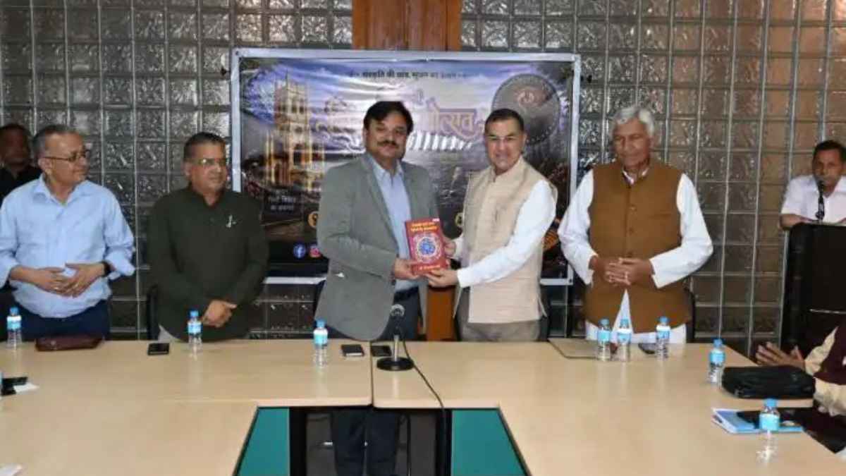 शिमला समर फेस्टिवल में गूंजी पहाड़ी कविताएं, अब पुस्तक रूप में सहेजी जाएगी हिमाचल की अनमोल सांस्कृतिक विरासत Pahari Poetry Conference