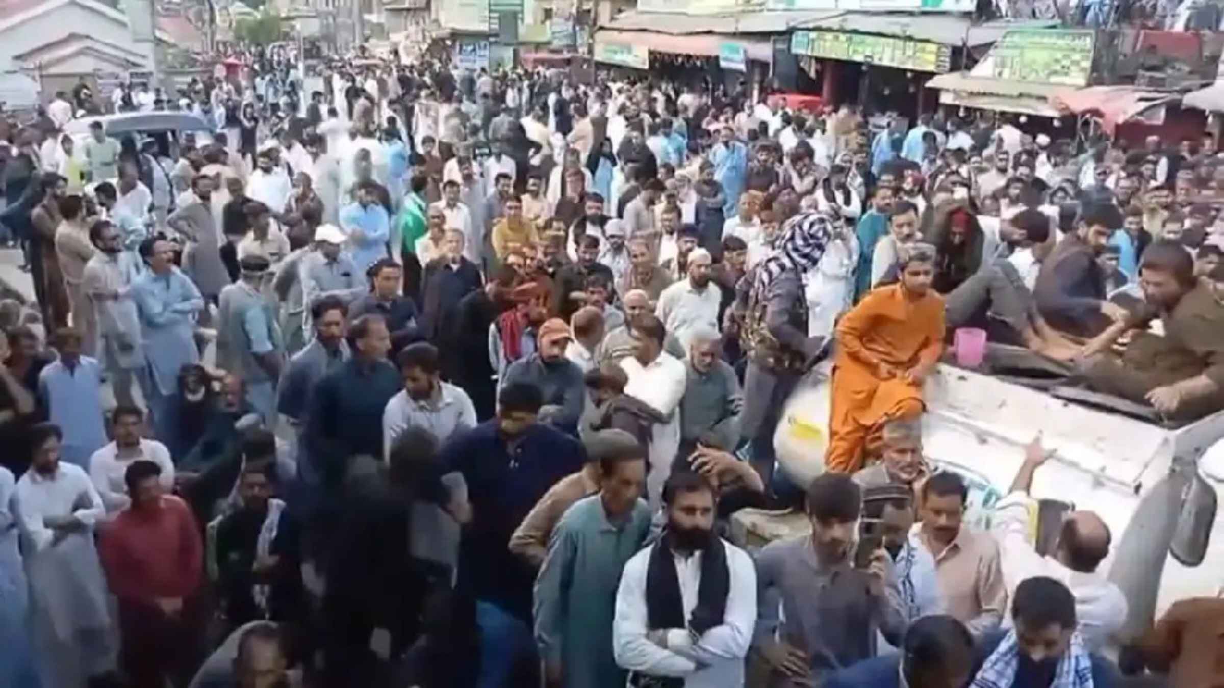 PoK Violence: सुलग उठा पाकिस्तान अधिकृत कश्मीर, सरकार विरोधी हिंसक झड़पों में 11 की मौत, इंटरनेट सेवा भी बंद PoK Protest Pakistan News