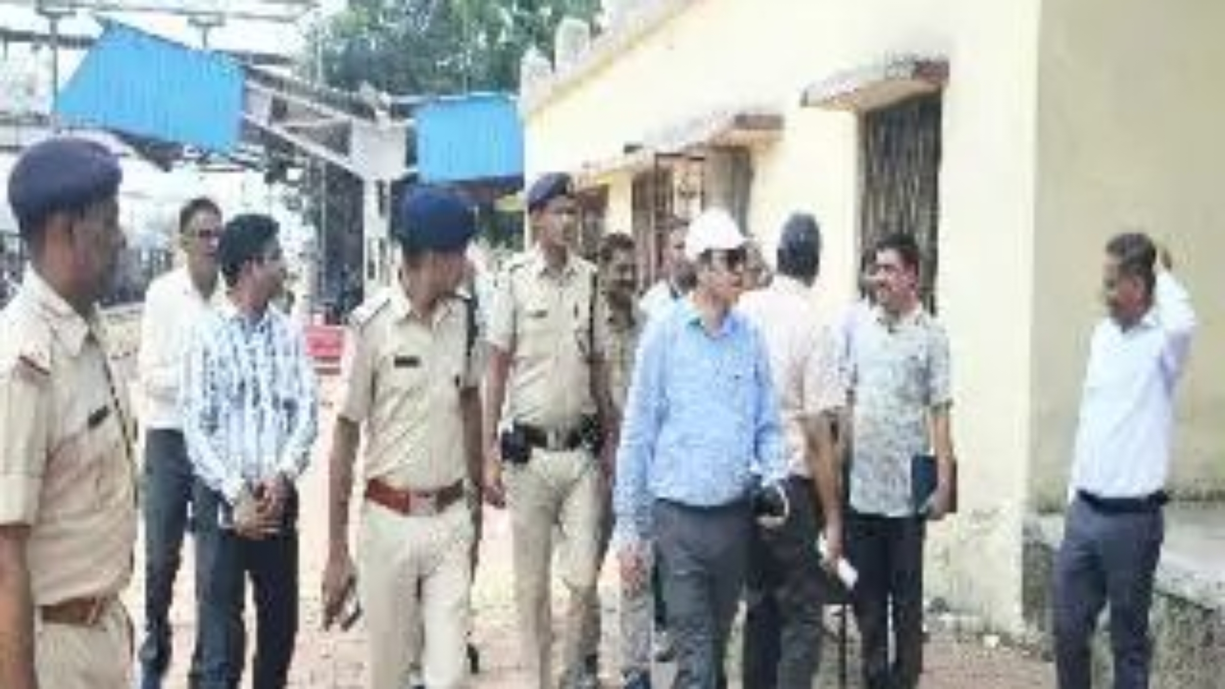चक्रधरपुर रेल मंडल के कांड्रा स्टेशन की बदलेगी सूरत, क्या यात्रियों को मिलेंगी हाईटेक सुविधाएं और नई ट्रेनें? PosterMaker_05062026_004310