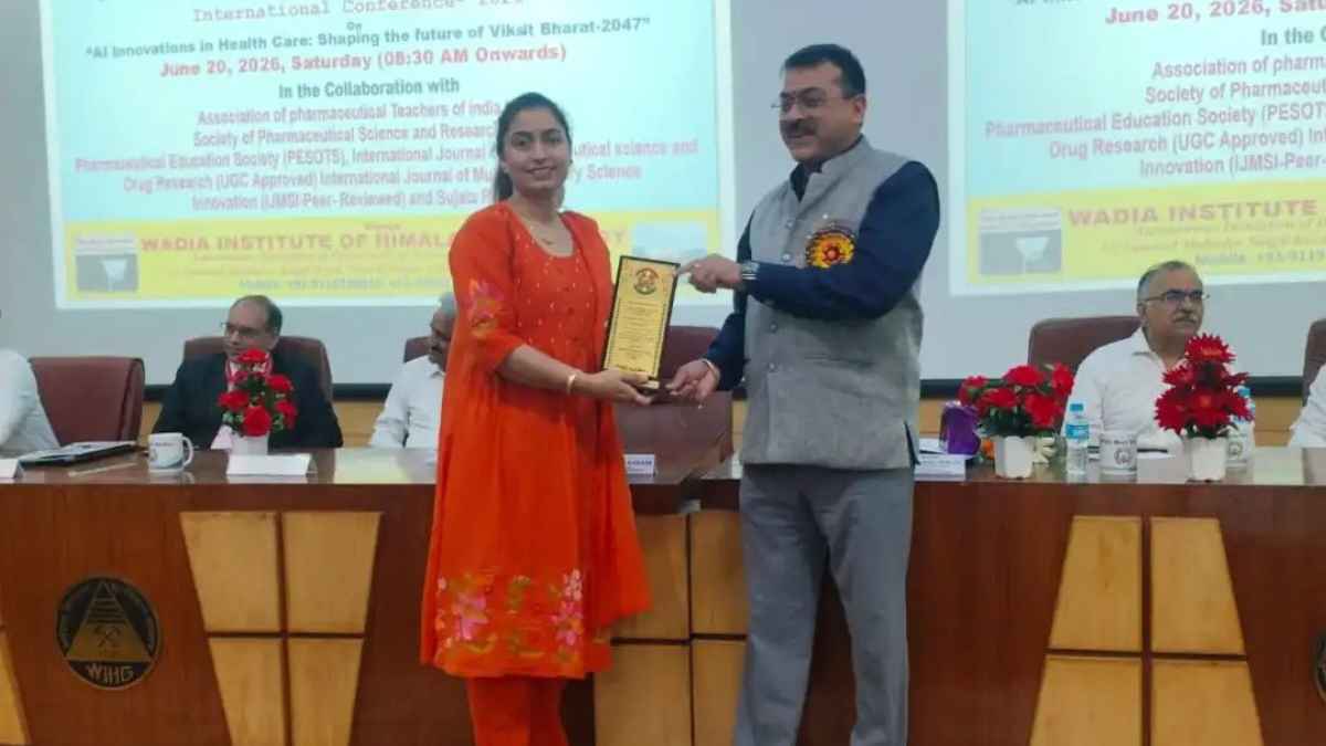 मंडी की बेटी प्रो. नीतिका कौशल को मिला आउटस्टैंडिंग अचीवमेंट अवार्ड 2026, पूरे देश में बढ़ाया पहाड़ी राज्य का मान Prof. Nitika kaushal