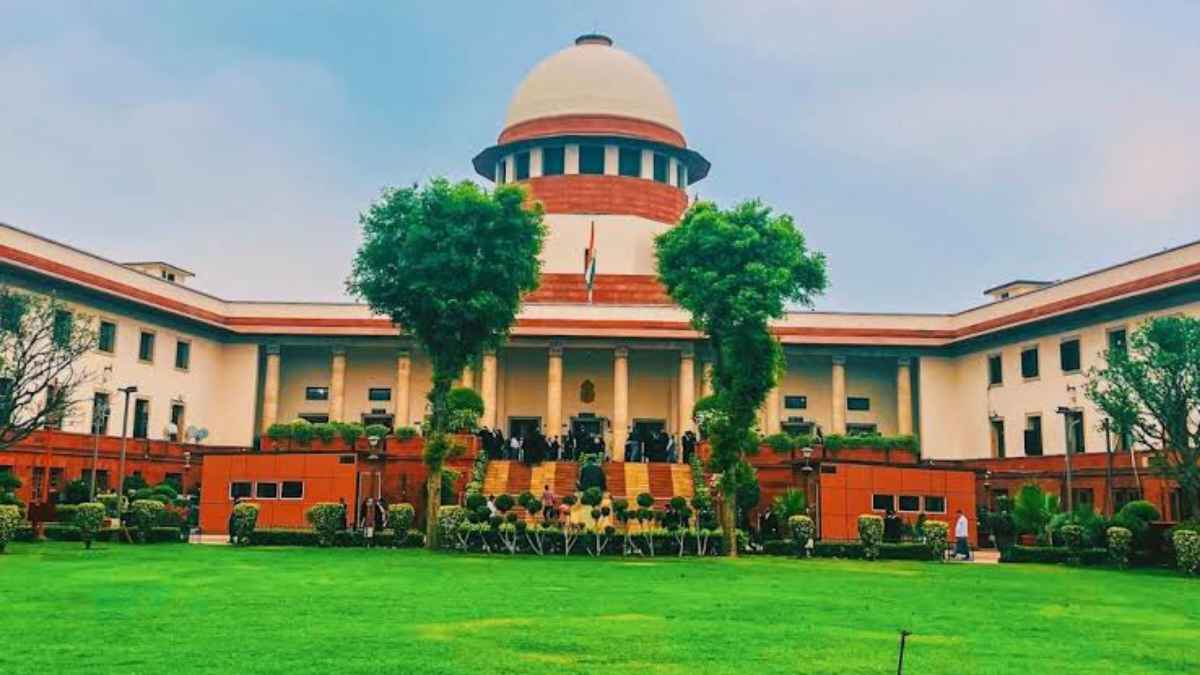 SC Collegium Recommendation: सुप्रीम कोर्ट का बड़ा फैसला, मध्य प्रदेश और कर्नाटक समेत कई हाई कोर्ट में नए जजों की नियुक्ति को मिली हरी झंडी Supreme Court