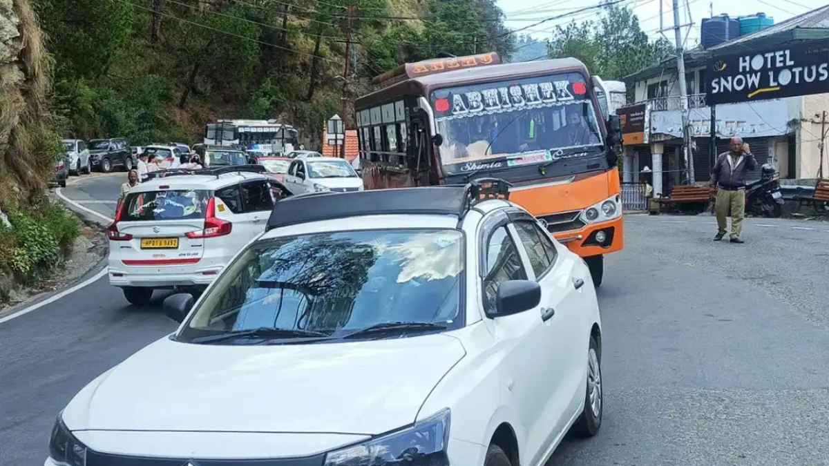 Shimla Summer Tourism: मैदानी इलाकों में तपने लगी धरती तो पहाड़ों की ओर भागे लोग, शिमला के सारे होटल हुए एडवांस बुक Tourists in Shimla