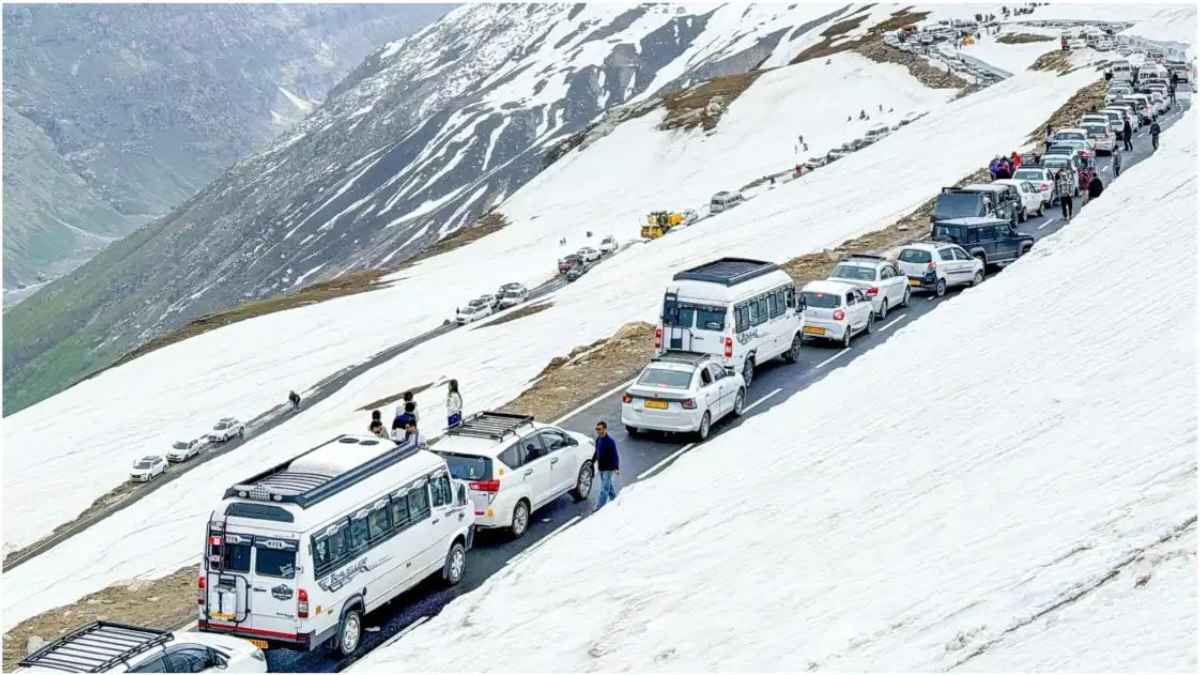 शिमला जाने से पहले पढ़ लें पुलिस की यह खुफिया एडवाइज़री, वरना पहाड़ों के भयंकर जाम में बर्बाद हो जाएगी छुट्टी Traffic Kullu