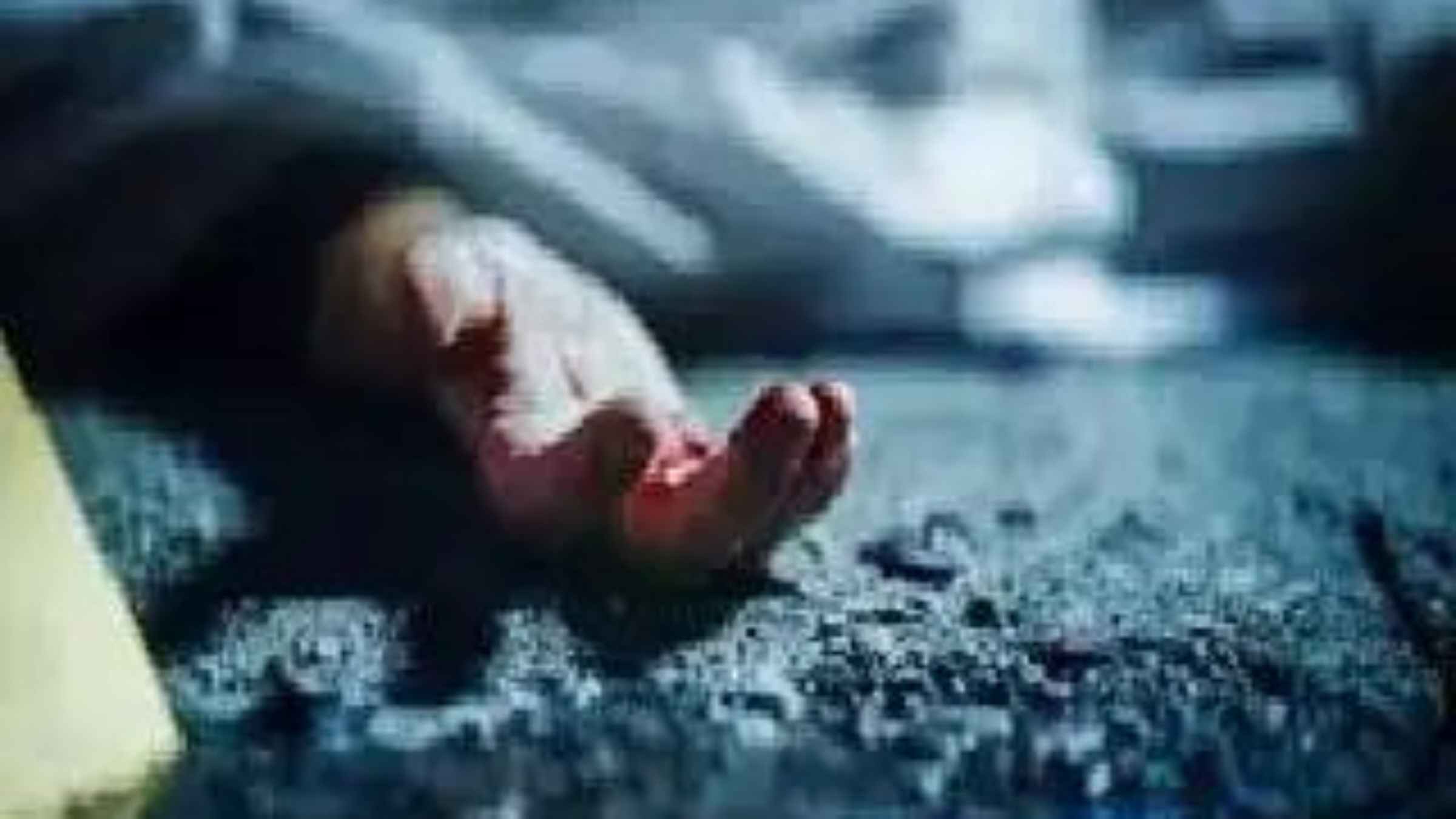सिपाही बनने का सपना लेकर वाराणसी जा रहे बाइक सवार छात्र को अज्ञात वाहन ने रौंदा, अस्पताल में हुई दर्दनाक मौत UP Police Road Accident
