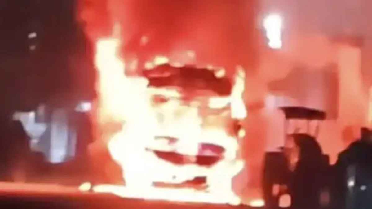 VolvoBusFire