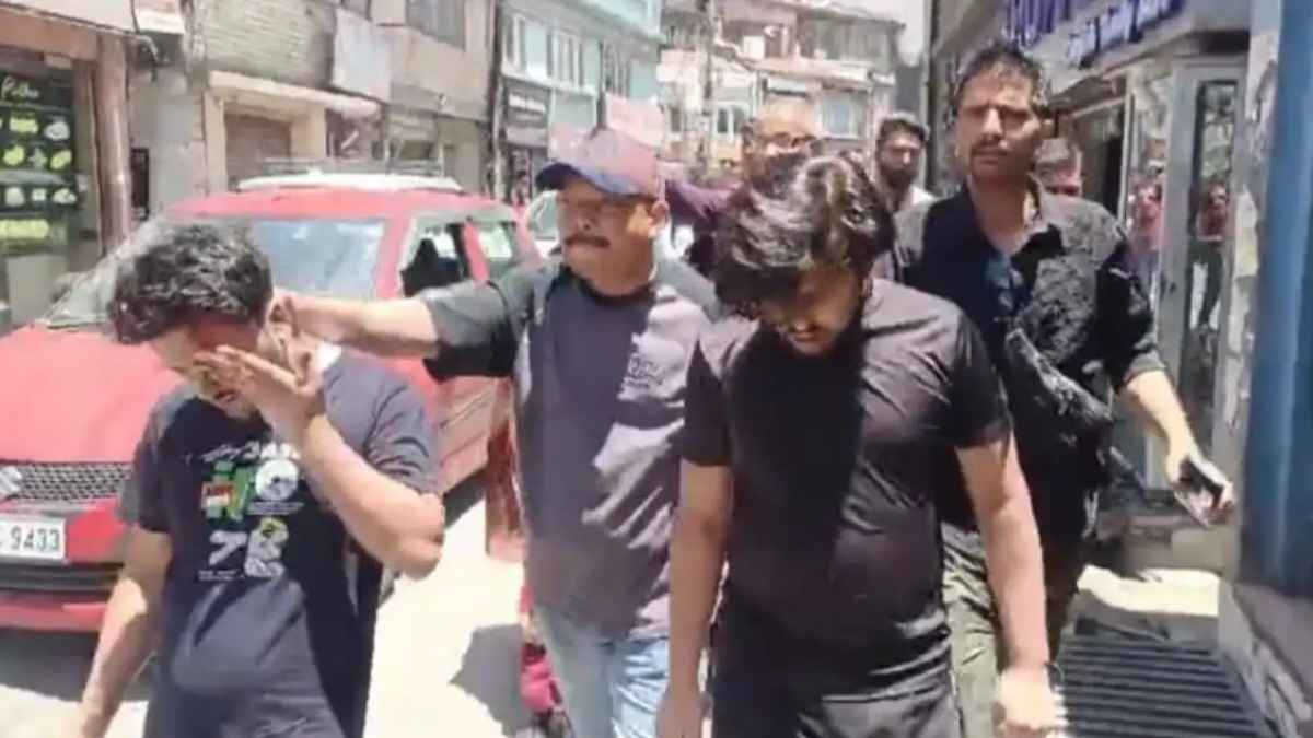 Shimla News: नाबालिग से छेड़छाड़ और ब्लैकमेल का मामला, विरोध प्रदर्शन के बाद आरोपी गिरफ्तार apradhi