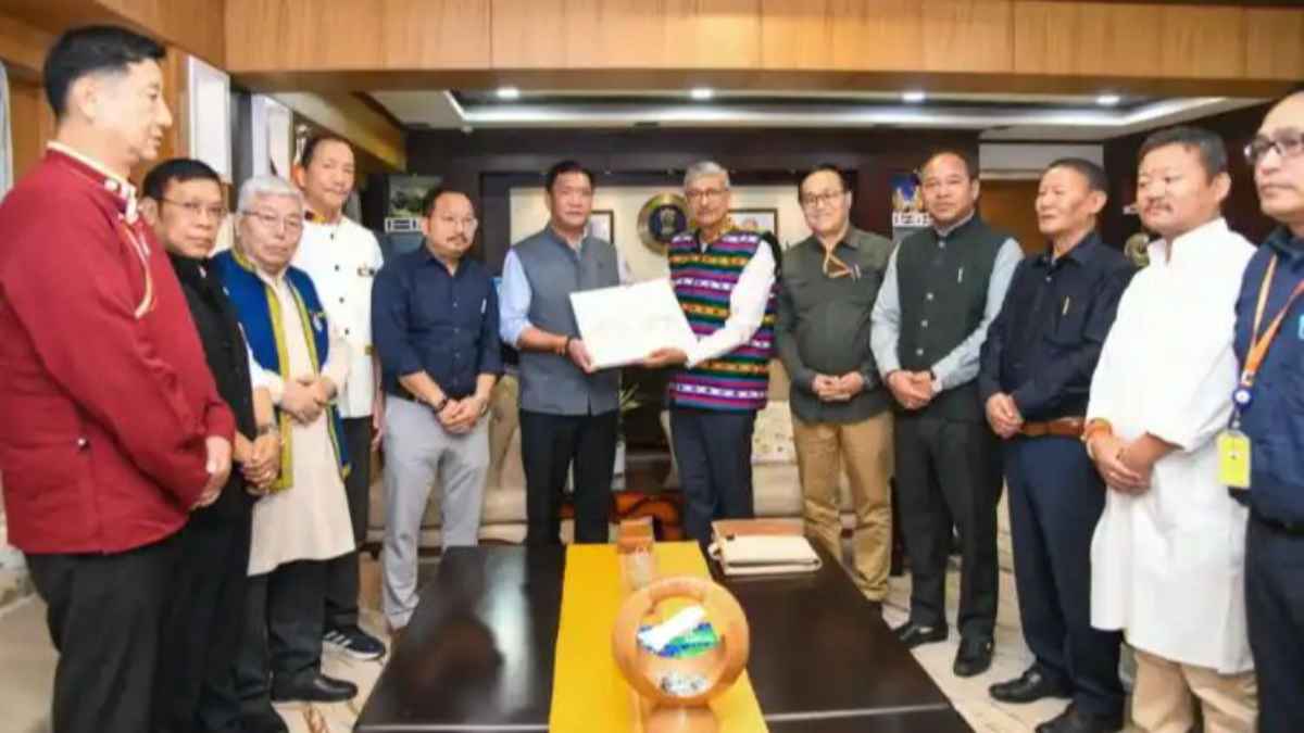 अरुणाचल प्रदेश में 48 साल बाद लागू हुआ धर्मांतरण विरोधी कानून, ईसाइयों की आबादी बढ़ने पर सियासी घमासान arunachal-pradesh-anti-conversion-law