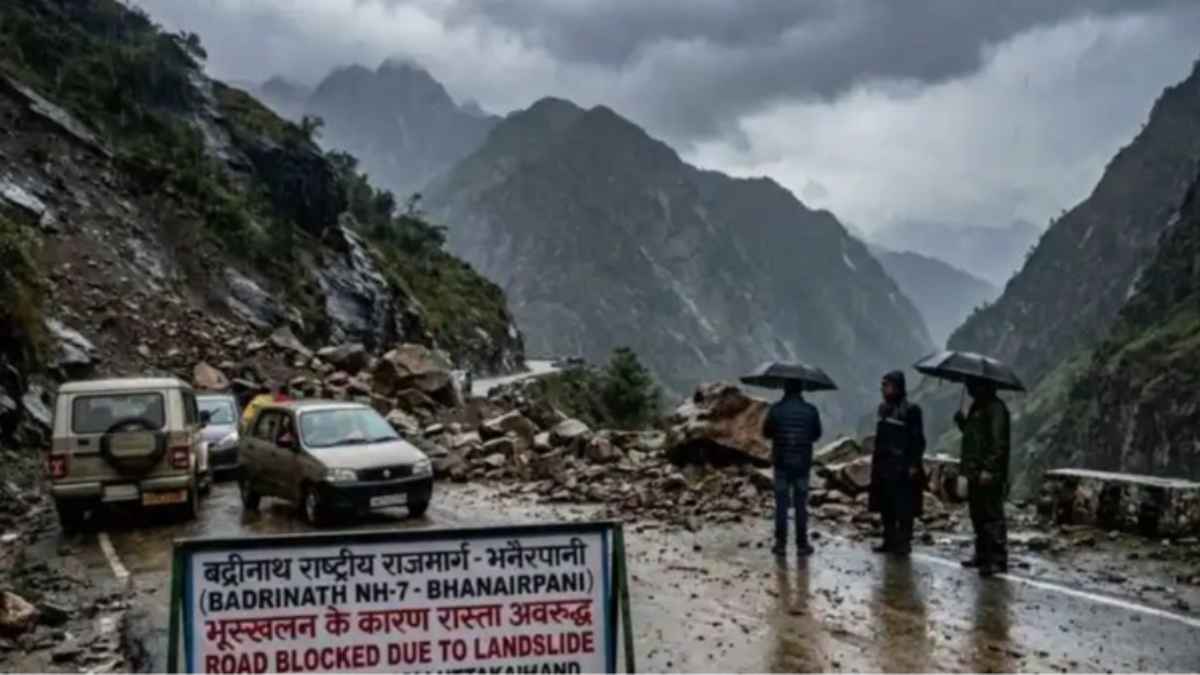 चमोली में भारी बारिश का तांडव! बद्रीनाथ हाईवे पर पहाड़ से गिरे पत्थर, यातायात पूरी तरह ठप chamoli-badrinath-highway-blocked