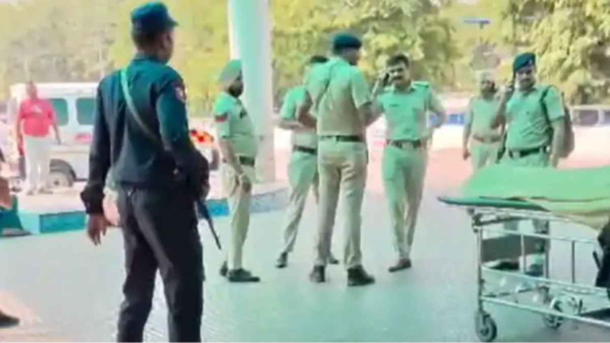 चंडीगढ़ PGI स्टाफ का खौफनाक शूटरों पर फूटा गुस्सा: ‘मन तो किया स्ट्रेचर से ही पलट दें’, 5 मिनट के एक्सरे में तड़पाया chandigarh-police-encounter-jammu