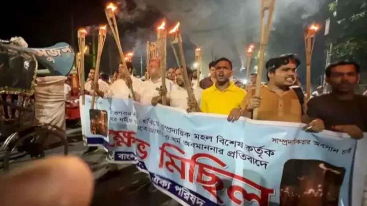 ढाका में भारी आक्रोश! भगवान राम के अपमान पर भड़के बांग्लादेशी हिंदू, मशाल जुलूस निकाल सरकार को दिया अल्टीमेटम dhaka-protest-hindu-community