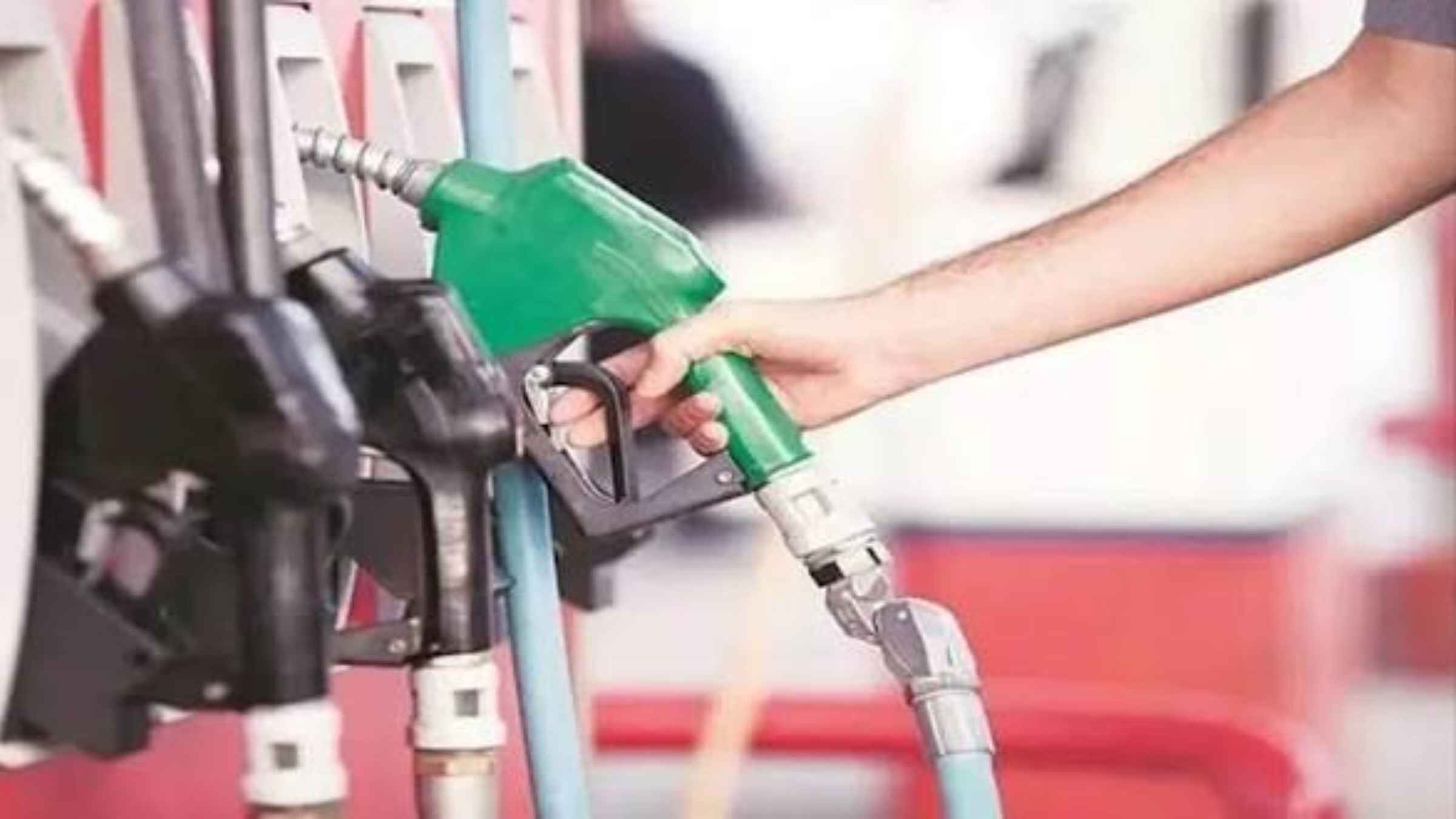 पेट्रोल पंप पर डीजल की भारी किल्लत, सरकार ने लगाया बड़ा बैन, आम आदमी के लिए राहत भरी खबर diesel price petrol pump