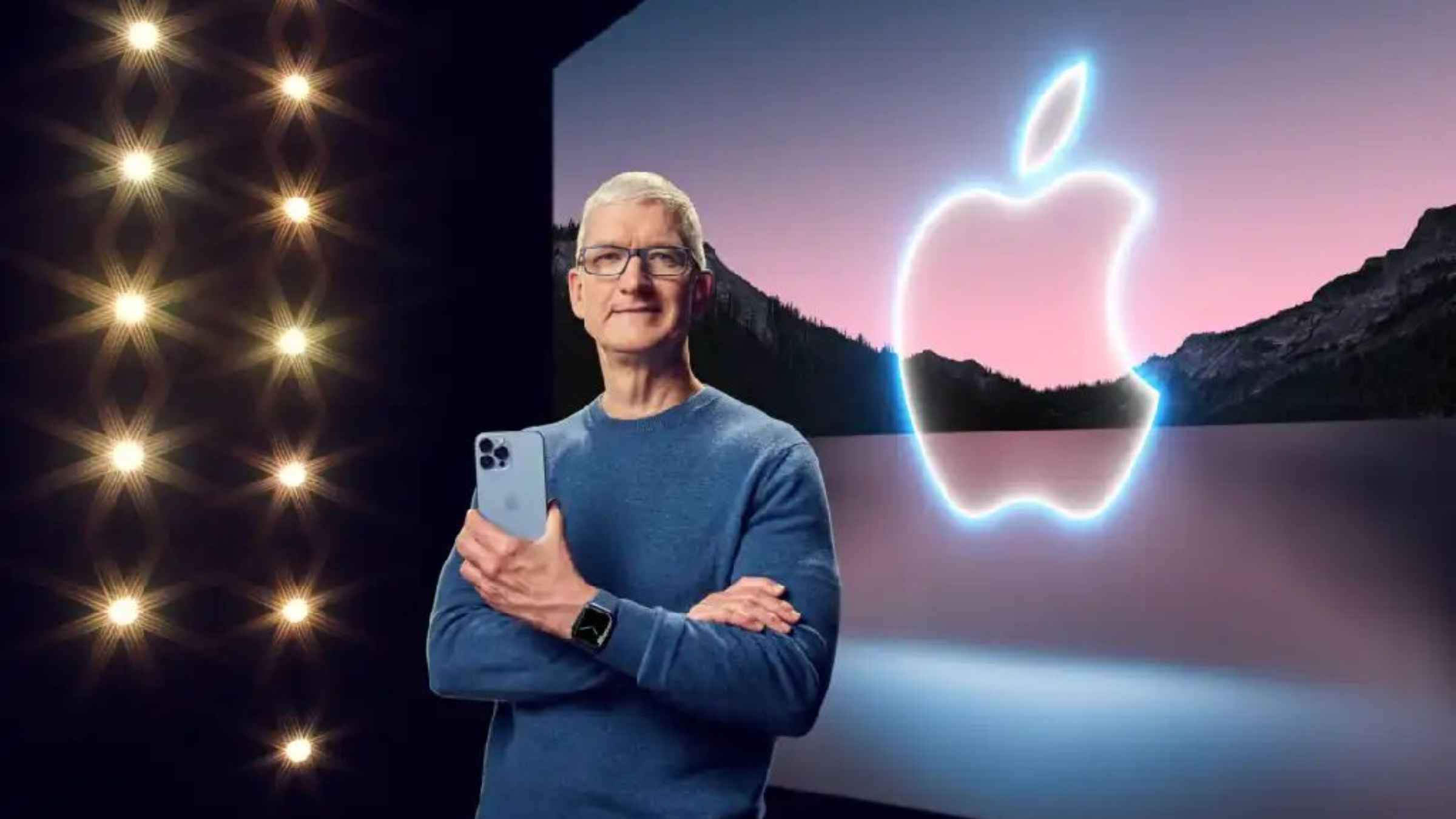 Apple Price Hike: आईफोन खरीदने वालों को टिम कुक ने दिया बड़ा झटका, अब ढीली करनी होगी जेब, जानें क्या है वजह iphone price hike news