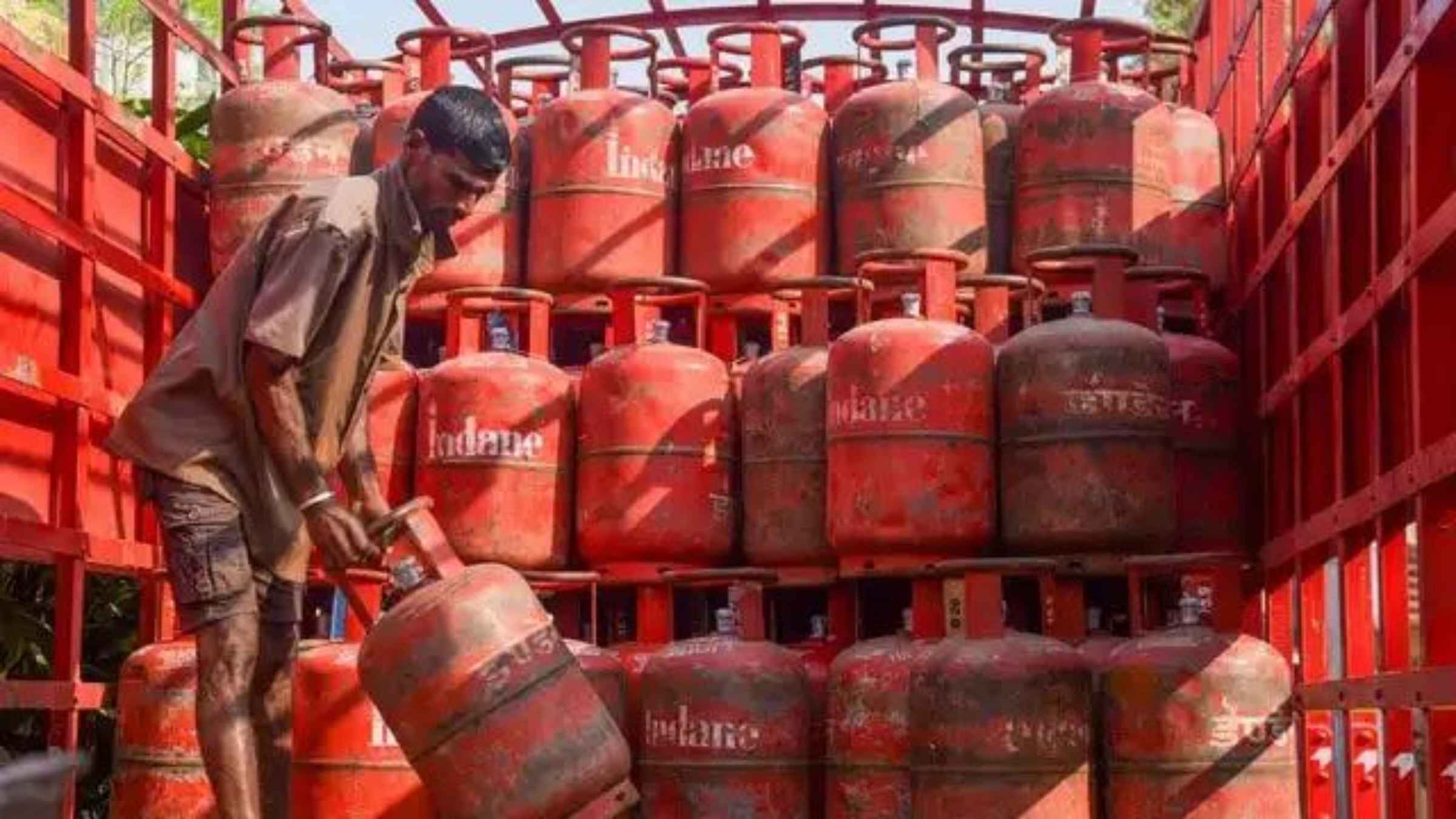 एलपीजी सिलिंडर के दाम बढ़ने पर केंद्र सरकार ने दी बड़ी सफाई, बताया दूसरे देशों से भारत में क्यों है सस्ती गैस lpg cylinder price