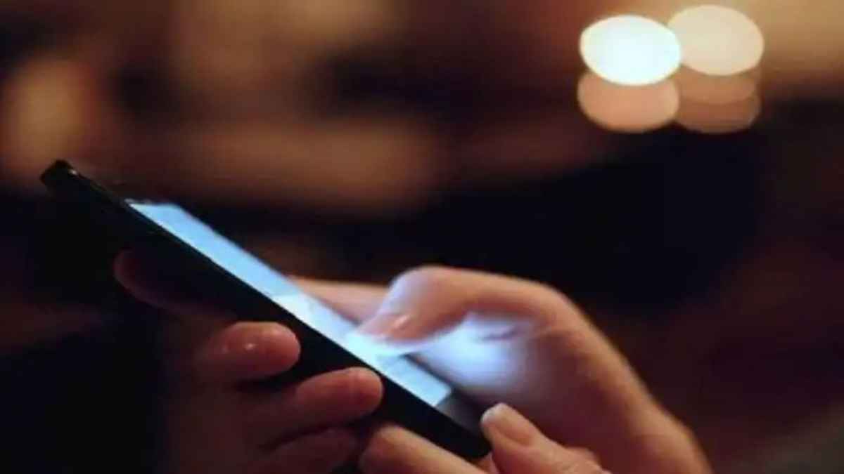 हाईप्रोफाइल साइबर अटैक: भाजपा प्रदेश अध्यक्ष का व्हाट्सएप हैक, गृहमंत्री और पीएमओ तक पहुंचे मैसेज mobile operating