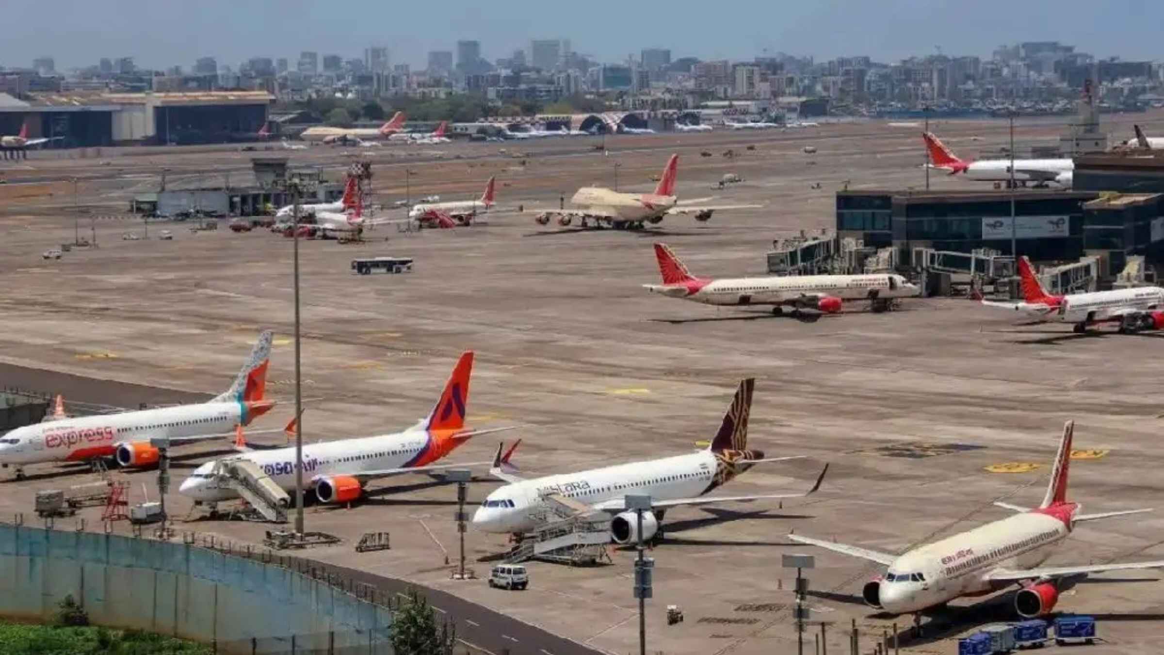मुंबई एयरपोर्ट को बम से उड़ाने की धमकी से मचा हड़कंप, सुरक्षा एजेंसियां हाई अलर्ट पर, साइबर सेल जांच में जुटी mumbai airport news bomb threat news
