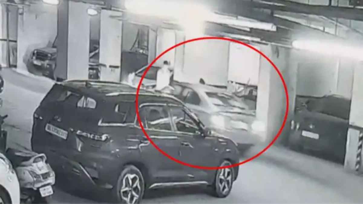 noida-mahagun-miravila-accident
