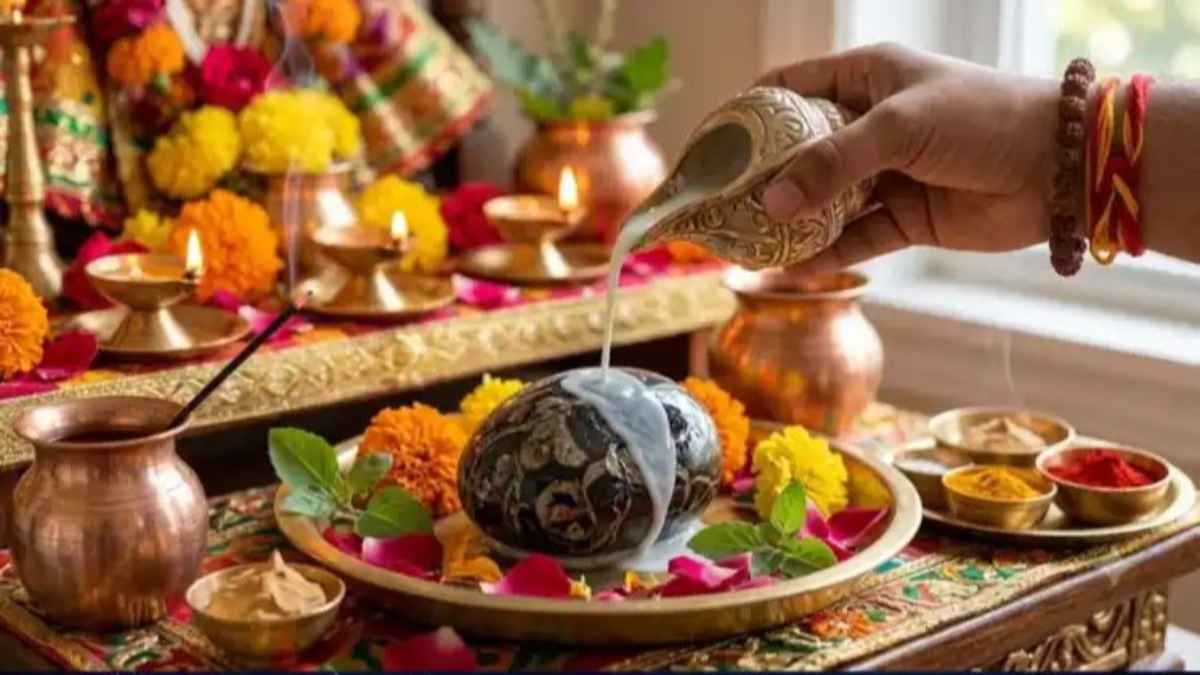 दरिद्रता से मुक्ति दिलाता है परम एकादशी का यह चमत्कारी व्रत, इस विधि से शालिग्राम जी का करें अभिषेक, बरसेगी कृपा parama-ekadashi