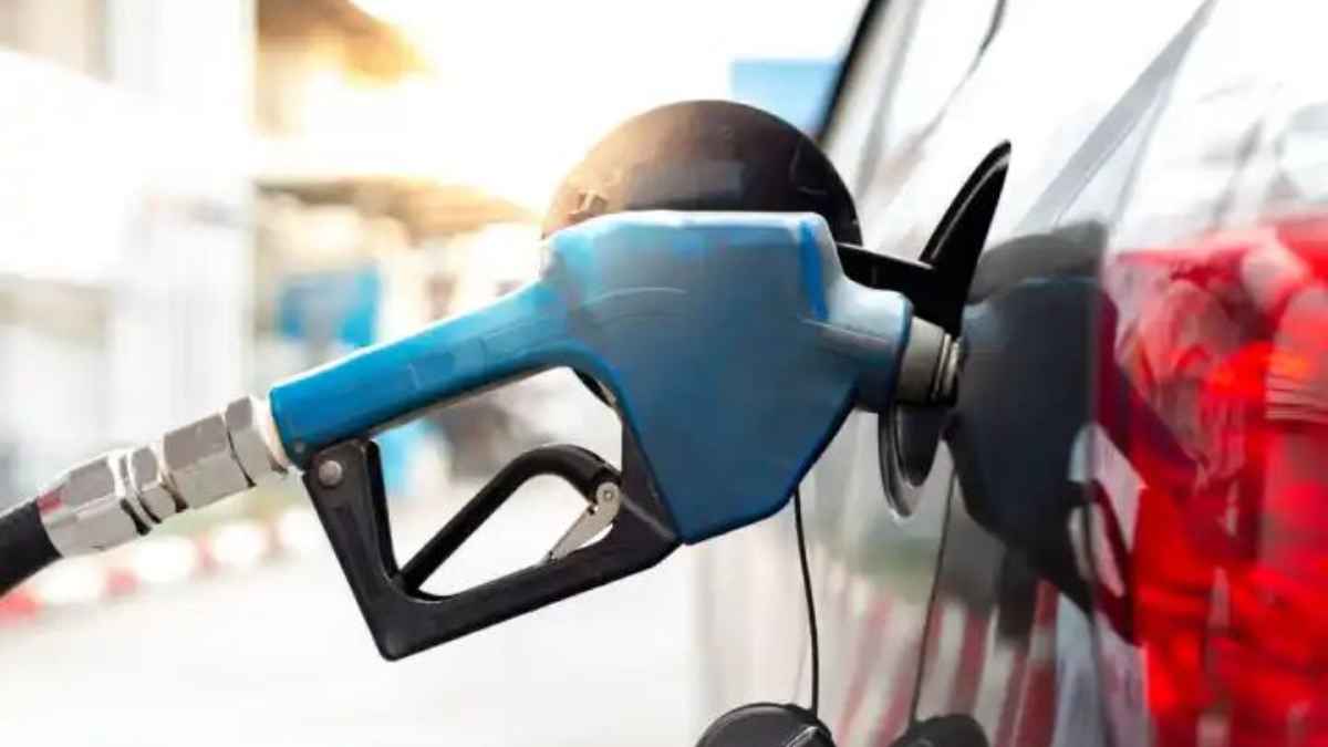पेट्रोल-डीजल के एक्सपोर्ट टैक्स में बड़ा बदलाव, आम जनता को राहत देने के लिए सरकार ने लिया कड़ा फैसला petrol-diesel-export-duty-change-india