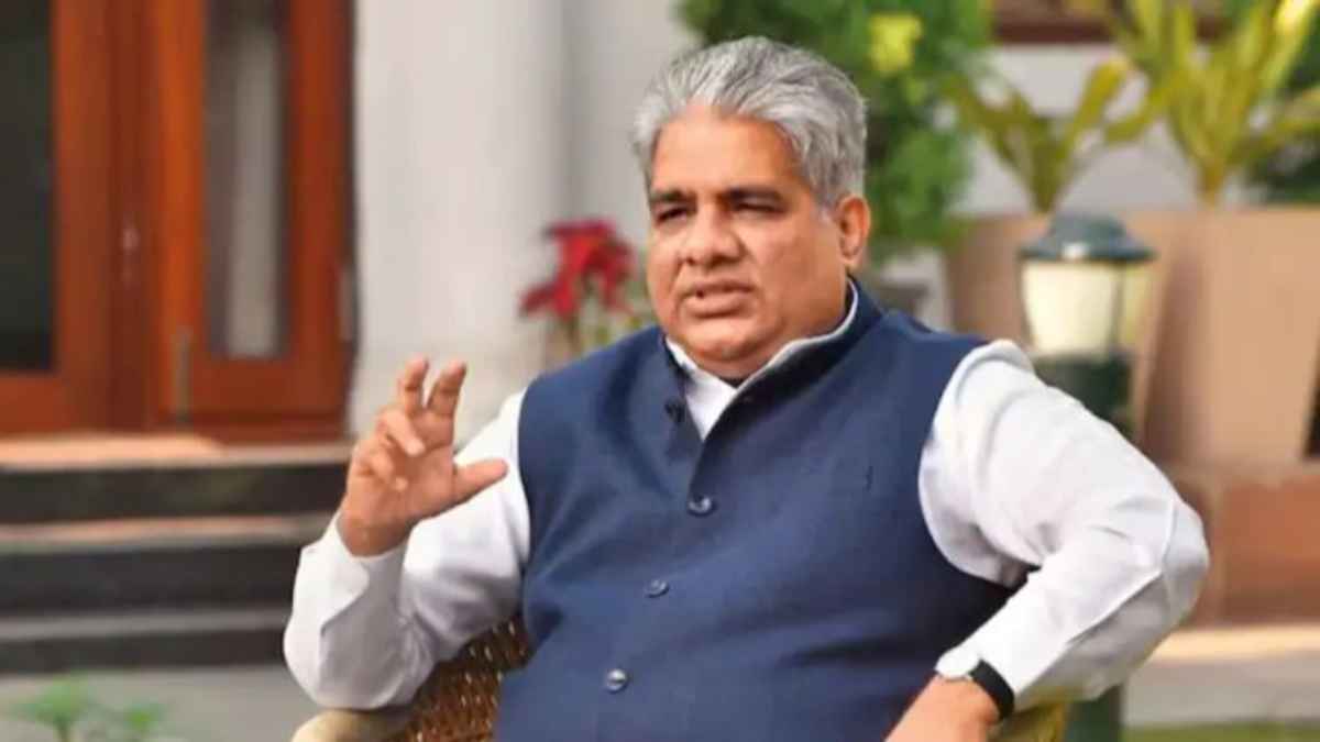 विलुप्त होने की कगार पर खड़े ‘ग्रेट इंडियन बस्टर्ड’ के लिए आई खुशखबरी, जैसलमेर के ब्रीडिंग सेंटर में गूंजी तीन नई किलकारियां project-great-indian-bustard-2026
