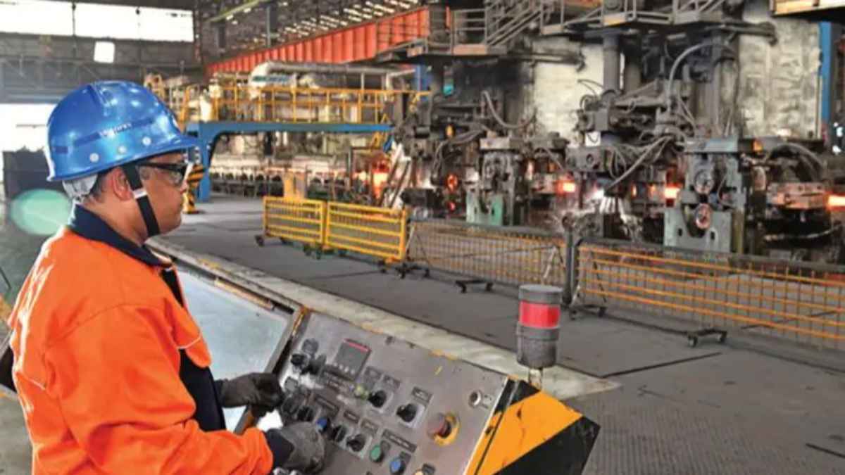 टाटा स्टील में 10,800 कर्मचारियों का वेतन समझौता फंसा, EPFO का दूसरा डिमांड नोटिस जारी, जानें पूरा मामला? tata-steel