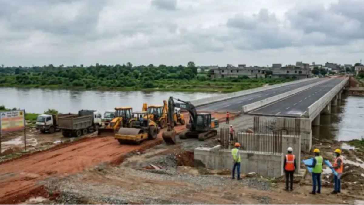 मिशन 2027: चुनावी साल से पहले एक्शन में सीएम योगी, यूपी की सड़कों और पुलों के लिए खुला 35 हजार करोड़ का खजाना up-pwd-road-construction-budget